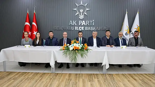 AK Parti Selçuklu'da Muhtarlarla İstişare Toplantısı yapıldı
