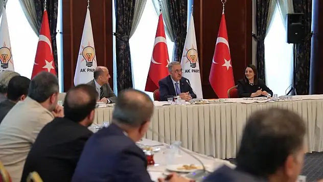 AK Parti'nin Yeni Anayasa Çalıştayı başladı
