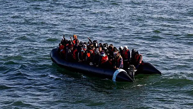Akdeniz'de göçmen teknesinin batması sonucu 9 kişi öldü