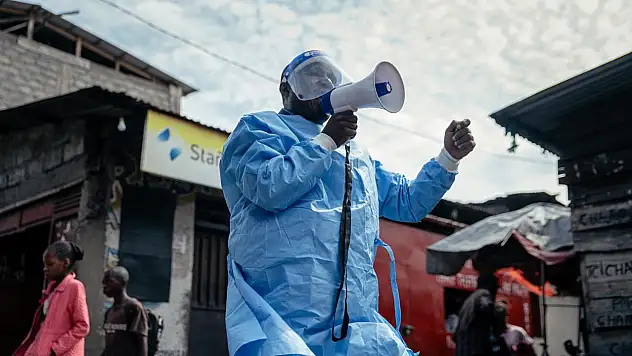 Akıllı telefonlar ölümcül Ebola virüsünü nasıl tetikliyor?