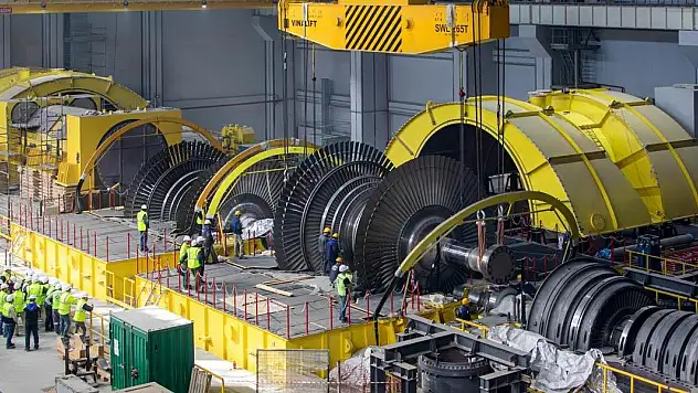 Akkuyu'nun birinci ünitesinde türbin tesisinin basınç rotoru montajlandı