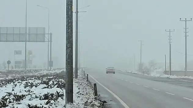 Aksaray-Konya kara yolunda görüş mesafesi 30 metreye kadar düştü