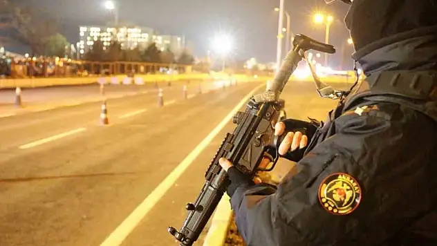 Aksaray polisinden eksi 12 derecede denetim
