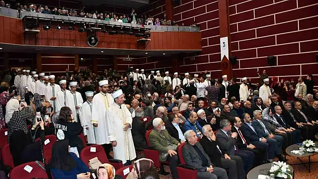 Akşehir'de 22 Hafız İçin İcazet Merasimi Düzenlendi