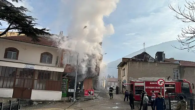 Akşehir'de bakkalda çıkan yangın söndürüldü