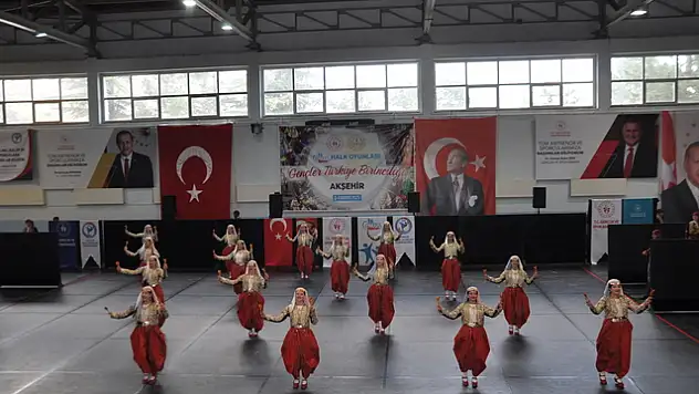 Akşehir'de 'Okul Sporları Halk Oyunları Gençler Türkiye Birinciliği' yarışmaları yapıldı
