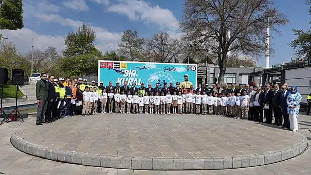 Akülü araçlarla trafik eğitimi! Konya'da renkli kutlama