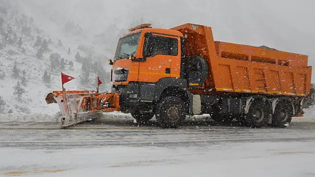 Alacabel'den geçecekler dikkat! 25 santimetreye ulaştı