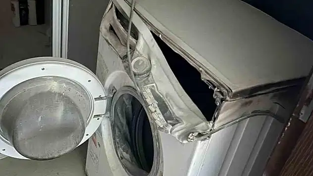 Alevlere teslim olan çamaşır makinesi evi küle çeviriyordu