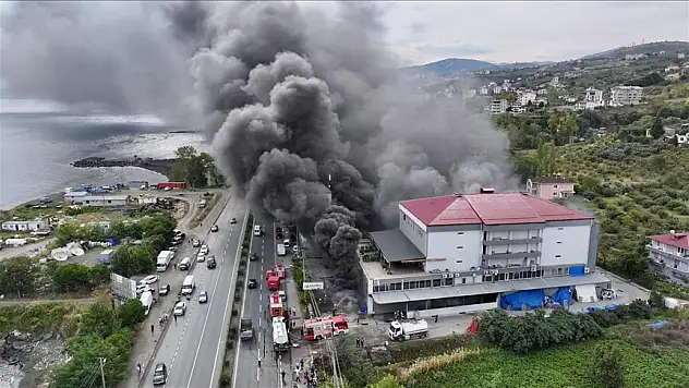 Alışveriş merkezinde korkutan yangın!