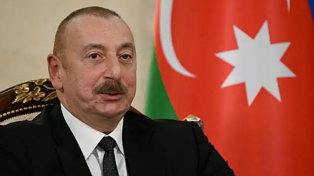 Aliyev, Azerbaycan'ın D-8'e üyeliğini onayladı