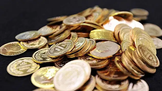 Altın haftaya düşüşle başladı
