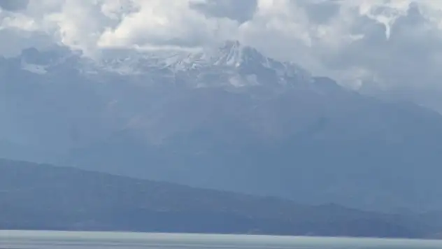 Anamas Dağı'na mevsimin ilk karı düştü!