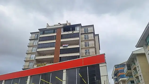 Ankara'da 7 katlı apartmanda daire yangını