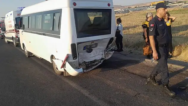 Ankara'da otomobil, minibüse arkadan çarptı: 1 ölü