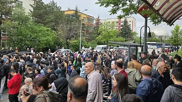 Ankara'da sağanak nedeniyle metro istasyonları hizmet veremiyor