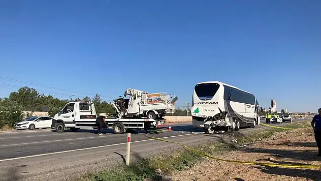 Ankara'daki trafik kazasında 2 kişi öldü, 1 kişi ağır yaralandı
