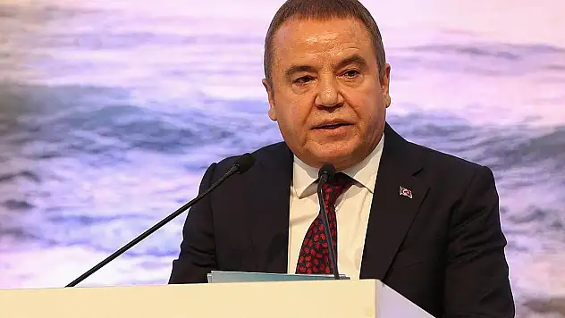 Antalya Büyükşehir Belediye Başkanı Böcek, gözaltına alındı
