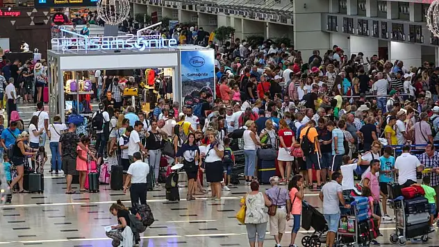 Antalya turizmi 6 milyon 250 bini geçti Rusların ilk tercihi Türkiye ve Antalya