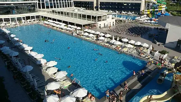 Antalya'da yaz sezonu turizmcilerin beklentilerini karşıladı