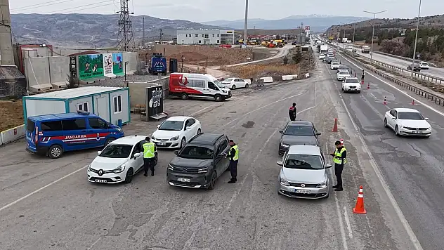 Ara tatil bayramla birleşti, yollarda denetimler artırıldı