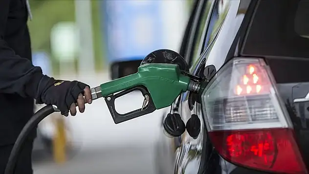 Araç sahipleri müjde! Benzin ve motorin zammı iptal edildi