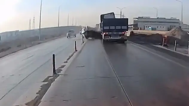 Araç Savruldu, Tırla Çarpıştı: Konya'da 6 Yaralı!