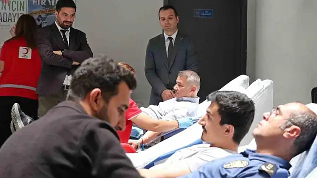 Ardahan'da polislerden kan bağışına destek