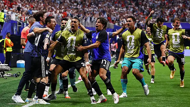 Arjantin, İngiltere'yi devirdi! Dünya Kupasında finalin adı netleşti!