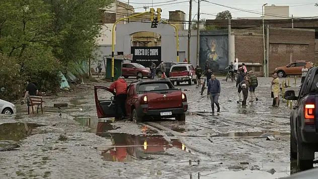 Arjantin'de şiddetli yağışların yol açtığı seller 10 can aldı