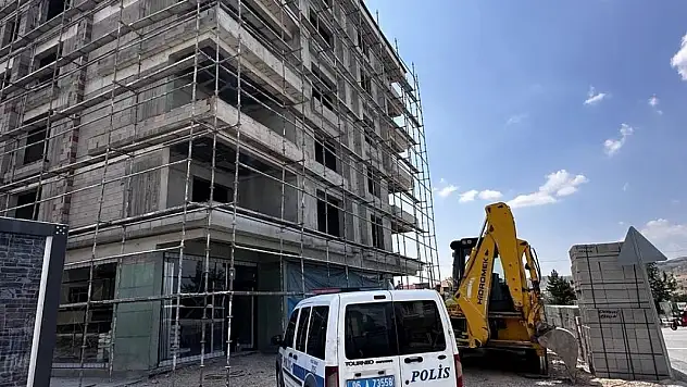 Asansör boşluğuna düşen 15 yaşındaki stajyer son yolculuğuna uğurlandı