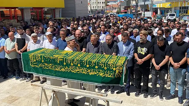 Asansör boşluğuna düşerek hayatını kaybeden genç son yolculuğuna uğurlandı