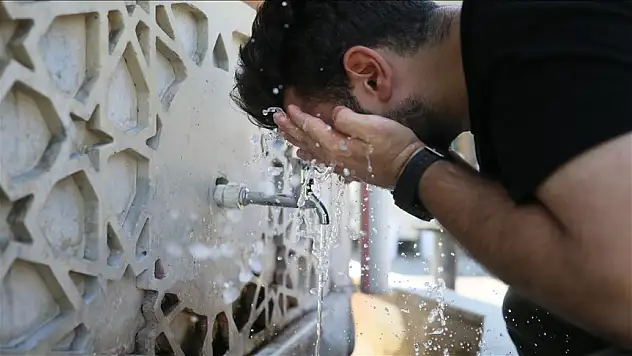 Aşırı Sıcak Alarmı: 16 İlde Termometre 40'ı Gösterdi!