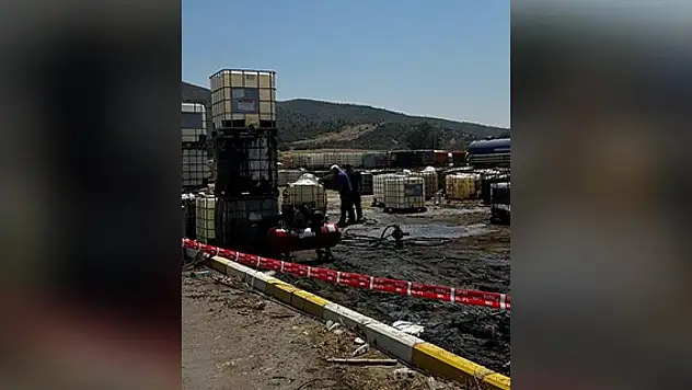 Asit tankı patladı, 16 araç hasar gördü