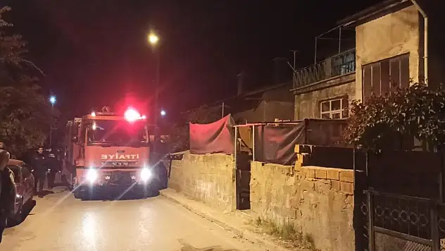 Askerden izne geldi, arkadaşlarıyla oturduğu ev yandı