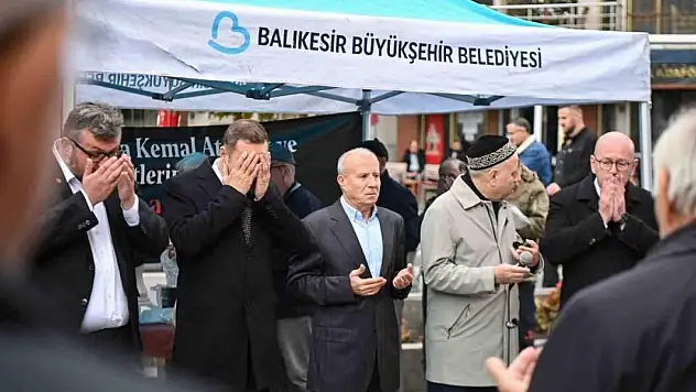 Atatürk'ü hutbe okuduğu tek camide dualarla andılar
