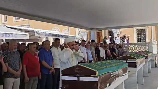 Atık yağ tankına düşüp ölen anne ile oğlu toprağa verildi