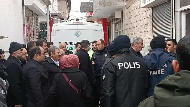 Atkısını hamur yoğurma makinesine kaptıran iş yeri sahibi boğuldu