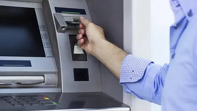 ATM'lerde yeni dönem başladı. Bankalar jet hızıyla duyurdu!