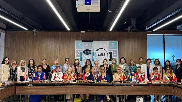 AWOLE Lansmanı kadınları birleştirdi