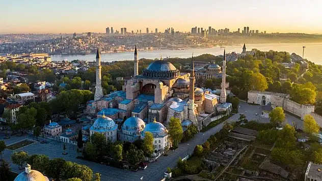 Ayasofya-i Kebir Camii 40 milyon ziyaretçiyle rekor kırdı