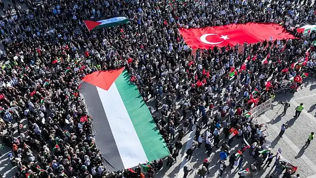 Ayasofya Meydanı'nda Filistin'e destek mitingi