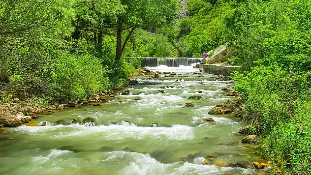 Aygırdibi Şelalesi bayram haftasında ziyaretçi akınına uğradı