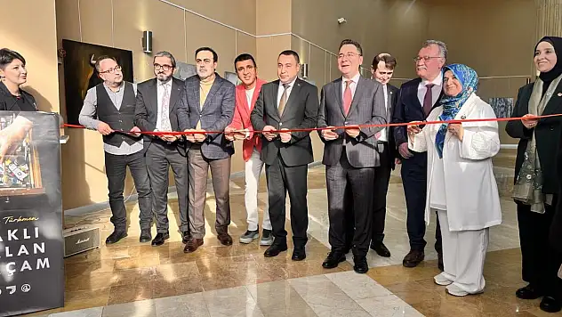 Babacan, Konya'da sergi açılışına katıldı
