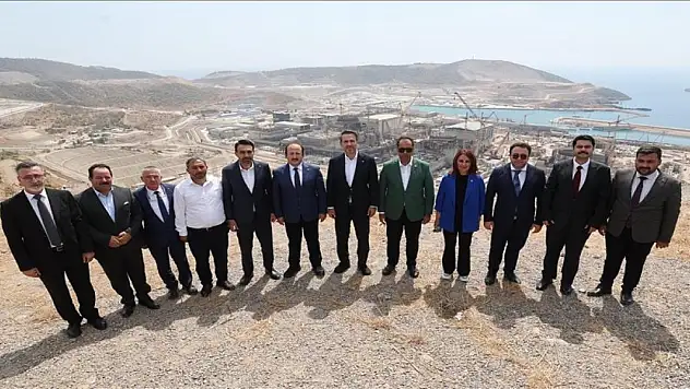 Bakan Bayraktar, Akkuyu NGS'de incelemelerde bulundu