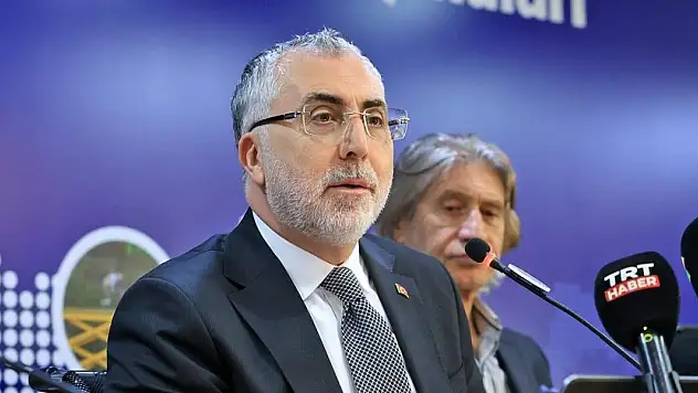 Bakan Işıkhan: Herkese birinci sınıf sağlık hizmeti sunan tek ülkeyiz