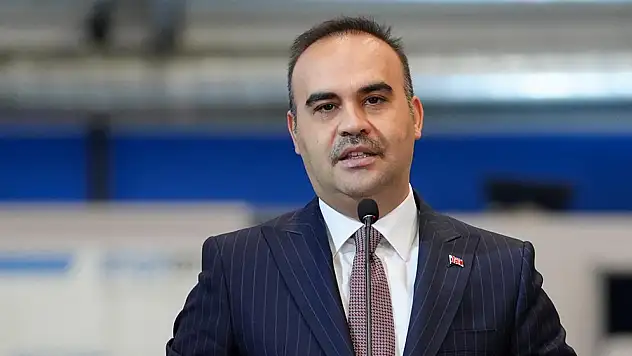 Bakan Kacır: 'Türkiye'de tasarlanan ve inşa edilen bir uzay aracıyla Ay'a ulaşmaya hazırlanıyoruz'