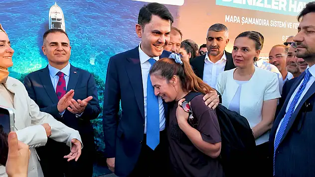 Bakan Kurum'a gözyaşları içinde böyle teşekkür etti: 'Siz hep bizimle oldunuz'