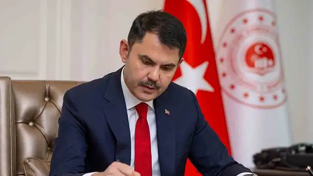 Bakan Kurum: Asrın inşasına 7/24 tam gaz devam!