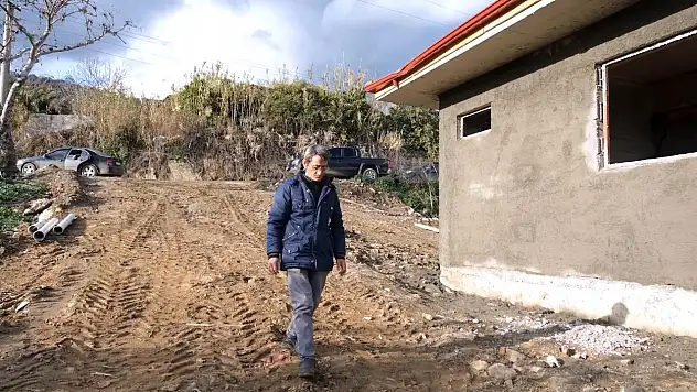 Bakan Kurum'dan orman yangınında evi yanan 'Cavit amca'ya ilişkin paylaşım